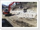 Natursteinmauer setzen aus Muschelkalksteinen